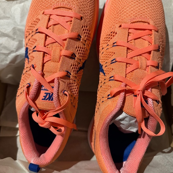 Women’s Nike Flyknit Lunar1+ Atomic Pink 9.5 NEW - Picture 4 of 11